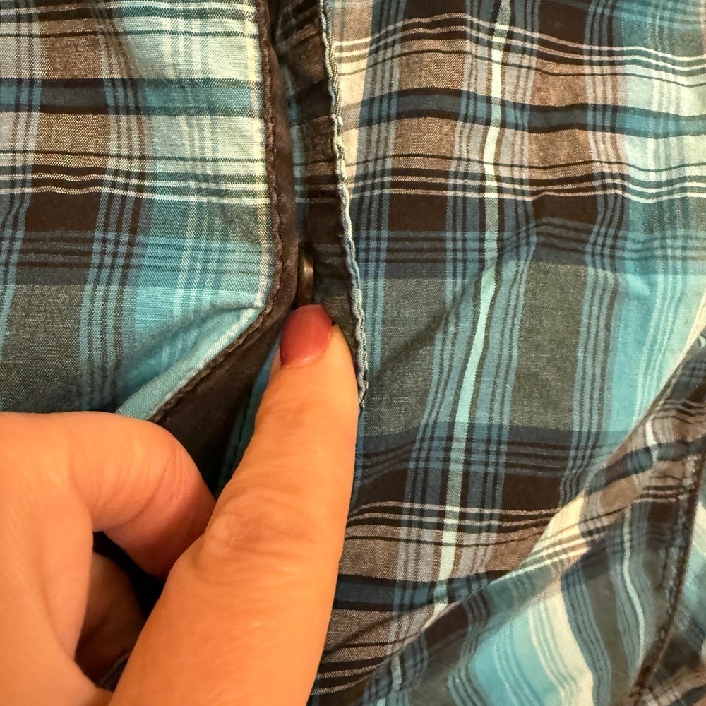 Buckle Black Brand Teal Blue Plaid Men's Shirt Sz L slim
Fit snap buttons - Picture 4 of 12